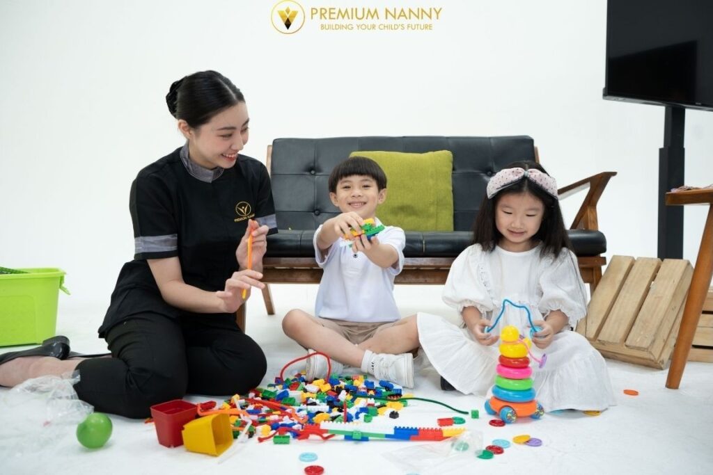 perbedaan babysitter dan helper