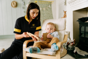 gaji babysitter surabaya
